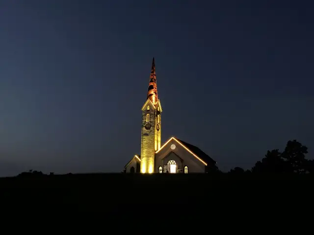 A night view of the church @ Yunman lake. Wow