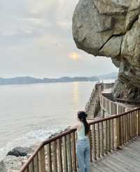 This is probably the most beautiful seaside plank road in Wenzhou...