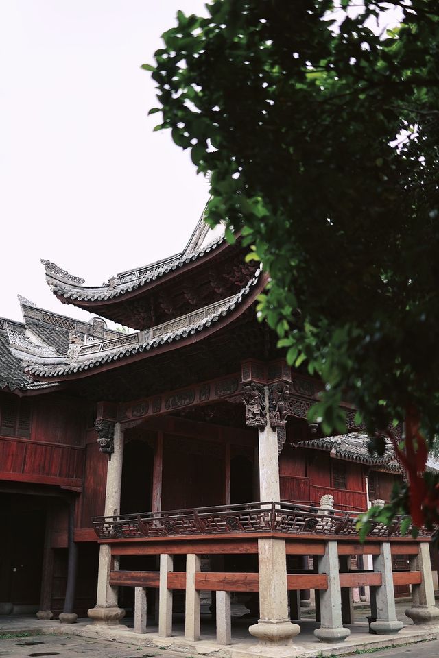 The three sculptures in the Chenghuang Temple in Shaoxing Shengzhou are truly stunning, worthy of being the number one building in Xishan.