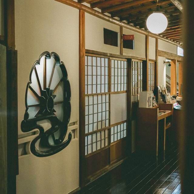 重要文化財に泊まれる 箱根三河屋旅館