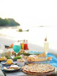 🏝Hugo Hub Phuket🏝จุดนัดชิลล์ริมชายหาด