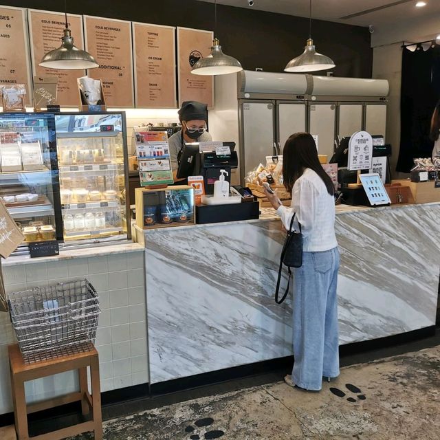 แวะเติมความหวานกันหน่อย 🍧🥧🧁🍮