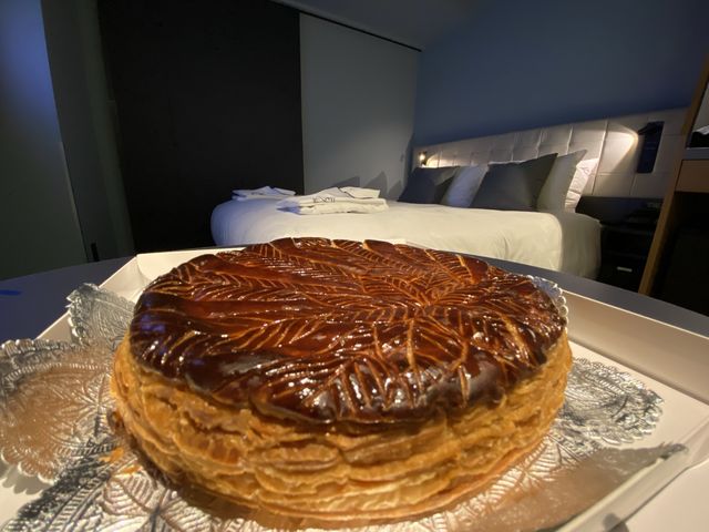 バターたっぷり絶品クロワッサンとバターケーキ