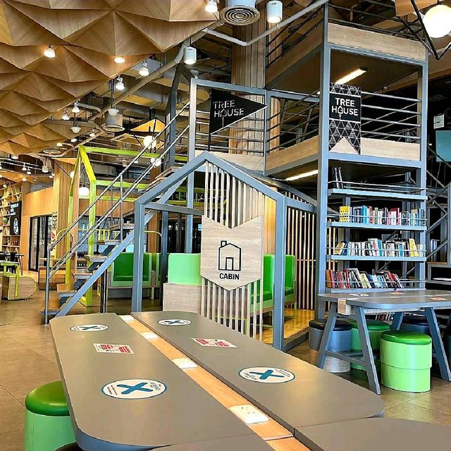 Creative And Meeting Place MAYA 