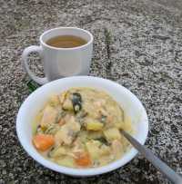 A simple lunch on the rocks