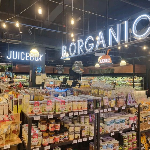 A Supermarket that has everything(Photo Ed)