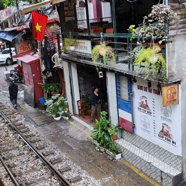 Hanoi Train rail track cafe