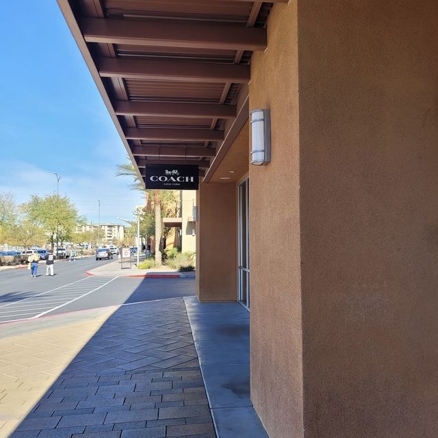 Massive Outlet In Vegas 