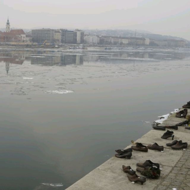 유럽여행 부다페스트 여행 Shoes on the Danube Bank