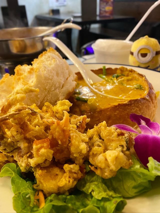 仿如置身於火車車廂內食泰菜