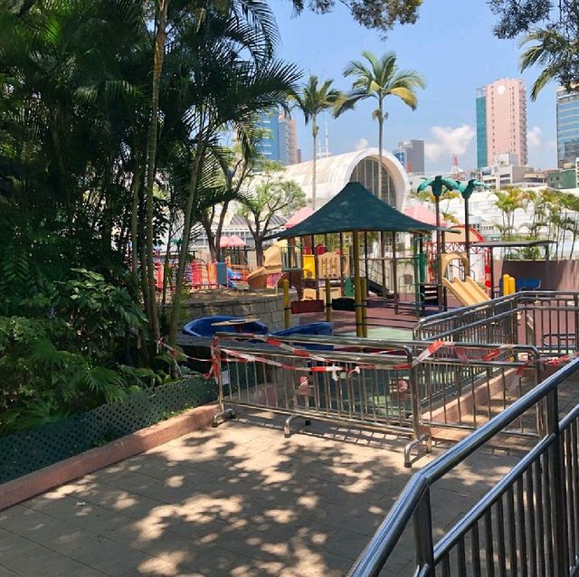 Kowloon Park. 