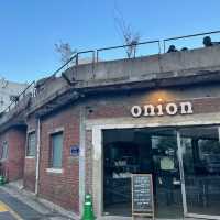 성수 빵지순례 필수코스 ‘어니언’