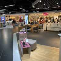 find Xmas deco and shop at Diamond stall