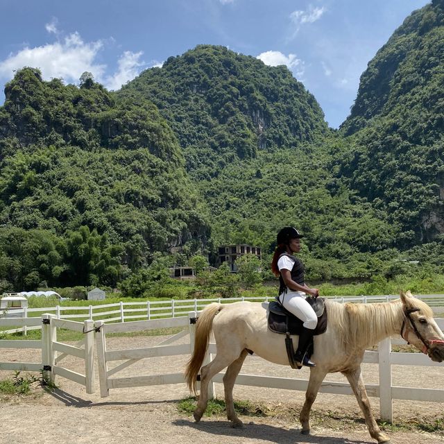 THINGS TO DO IN YANGSHUO ( HORSE RIDING)