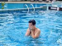 รีสอร์ทที่ซ่อนตัวอยู่ระหว่างอ่าวนางกับหาดนพรัตน์