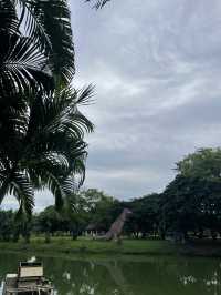 เดินเล่นชมวิวบรรยากาศภูเขาล้อมสวนใจกลางภูเก็ต