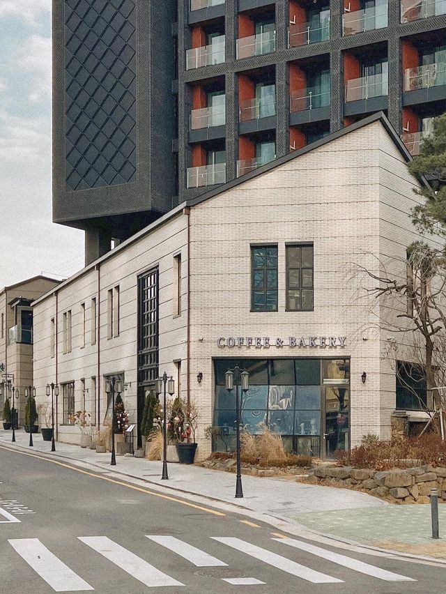 포틀랜드같은 느낌의 서울 도심 카페