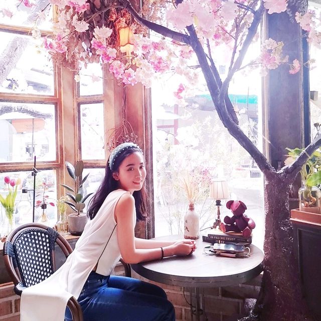 คาเฟ่ B sotry สายหวานห้ามพลาด