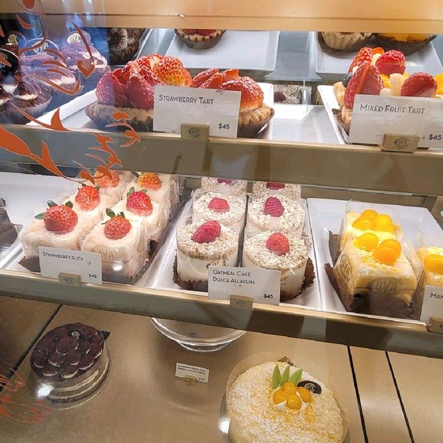 歷史悠久的意大利甜品名店 ~ COVA 