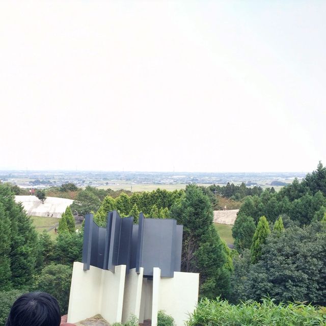 公園全部がトリックアート！？『養老天命反転地』