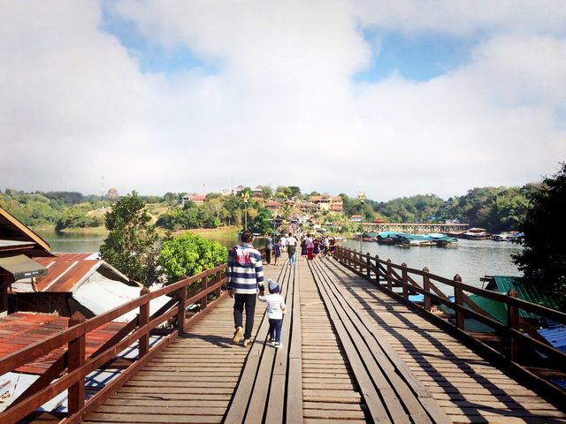 สะพานมอญ แห่งสังขละบุรี เมืองสามหมอก