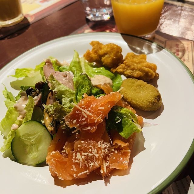 香港迪士尼樂園 《大冒險家餐廳》