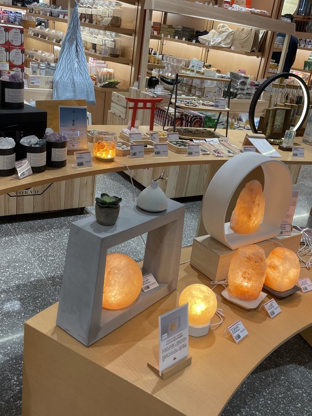 尖東中間道日本超市