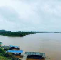 สามเหลี่ยมทองคำ (Golden Triangle)

