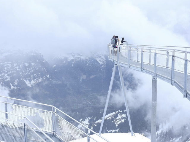 瑞士First雪山一飛沖天
