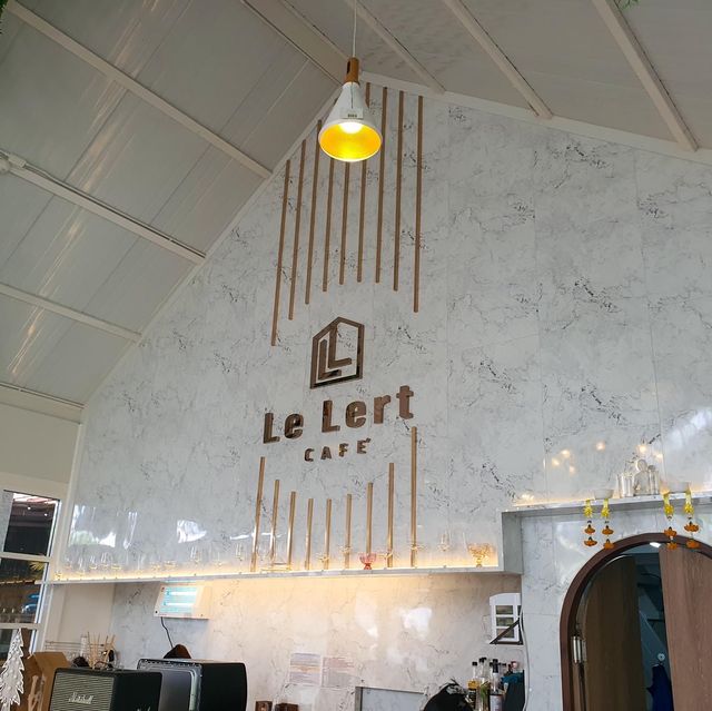 "เลอเลิศ คาเฟ่" Le Lert Cafe'  