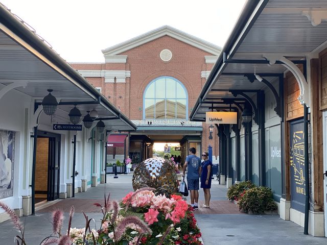 Easton Center - Nice Place for shopping