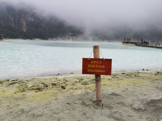 印尼萬隆 卡瓦普定火山湖