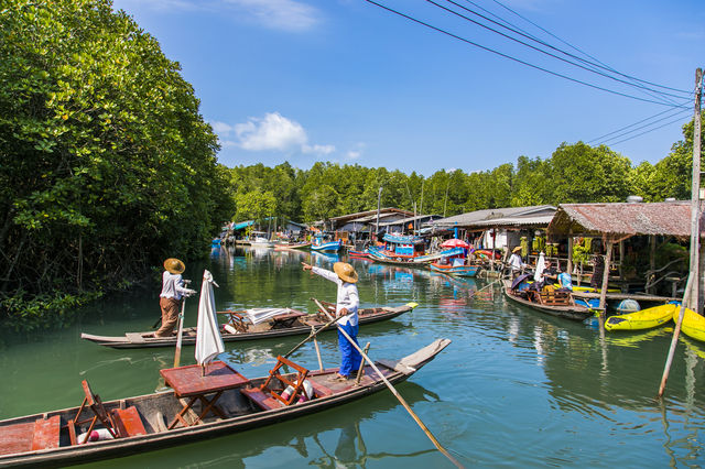Why do people prefer to go to Thailand instead of Vietnam?