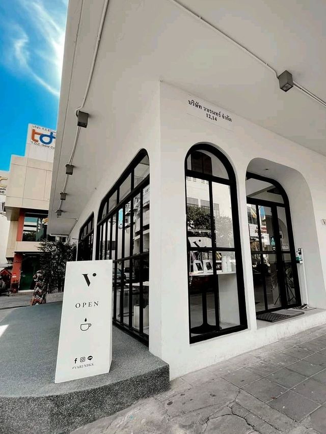 รีวิวร้าน :  Varen BKK ☕️ @MRT : สถานีสามยอด 