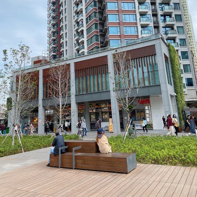 啟德新開放的大道公園. 草地好正 啟德新開放的大道公園. 草地好正