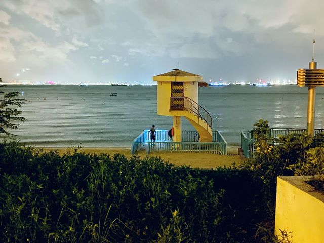 夜遊黃金海濱長廊
