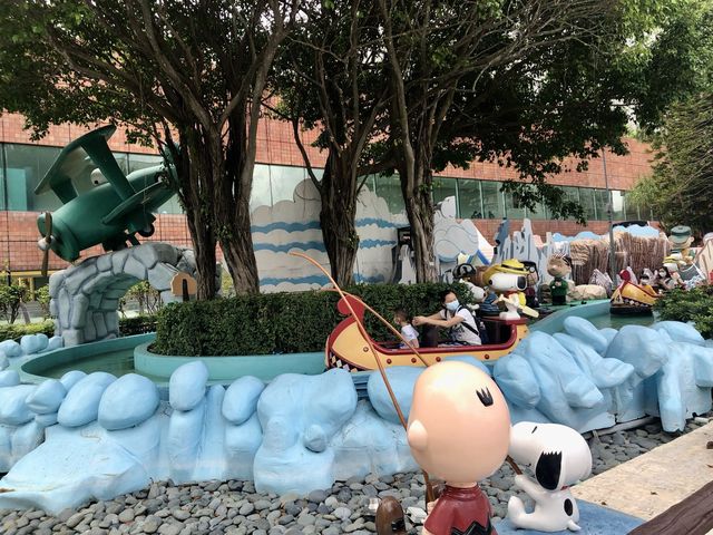 Amusing Day in Snoopy’s World Hong Kong
