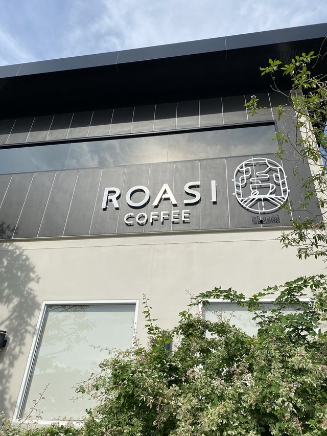 Roasi coffee ☕️🍰🧁
