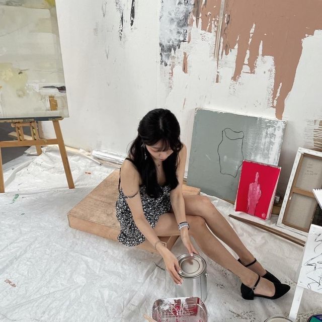 성수동카페::인스타감성 무채색 스튜디오카페 Layer10