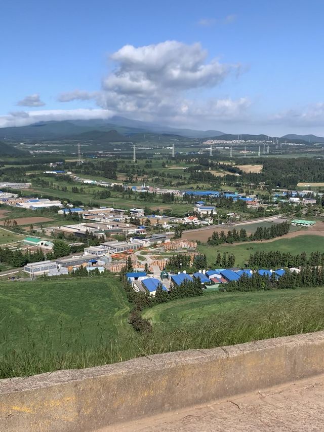 제주 유명 관광지 ‘금오름’ 🏞️