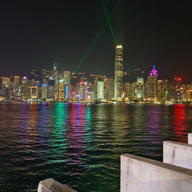 維多利亞港 ，璀璨夜景！東方之珠！