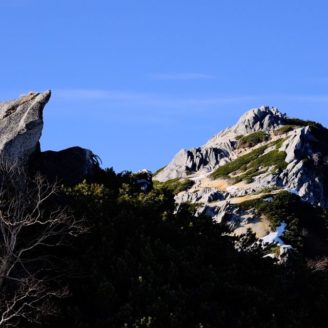 燕岳のイルカ岩