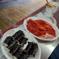 ร้าน 떡볶이 ไม่ลับในมยองดง..!! อร่อยจนต้องตะโกน..!!!