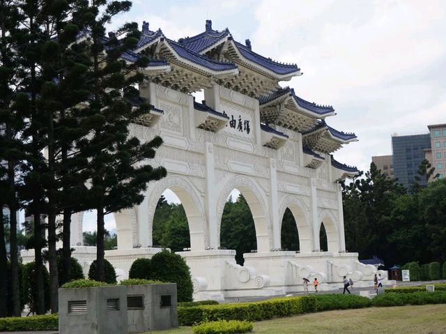 บินลัดฟ้าไปไต้หวัน | อนุสรณ์สถานเจียงไคเช็ค