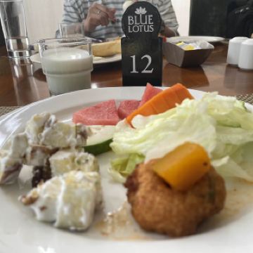 콜라푸르 최고의 아침식사 “BLUE LOTUS”