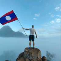 ผาแดง หนองเขียว ลาว