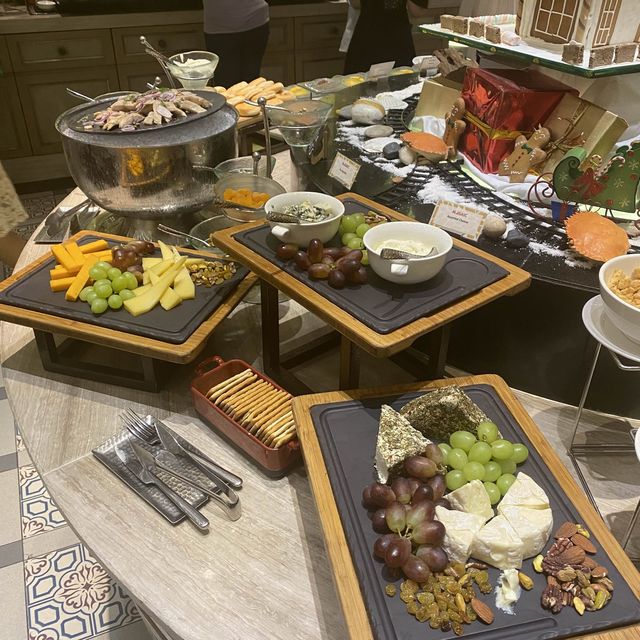 Buffet Dinner @ Mosaic 🍣🍤🥩🧀🥗🧁🍭🥂