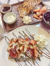 밴쿠버 게스타운 늦게까지 하는 와플 맛집 예쁜 카페 Waffleland Cafe 와플랜드 카페 ☕️🥞
