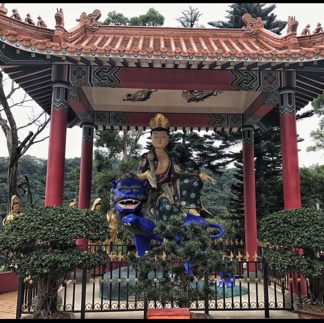 Ten Thousand Buddhas Monastery 