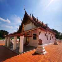 วัดป่าโมกวรวิหาร พุทธศิลป์ที่งดงาม
